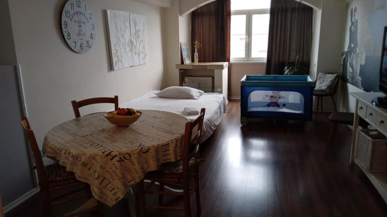Eva Twin Apartments Bukares Bagian luar foto