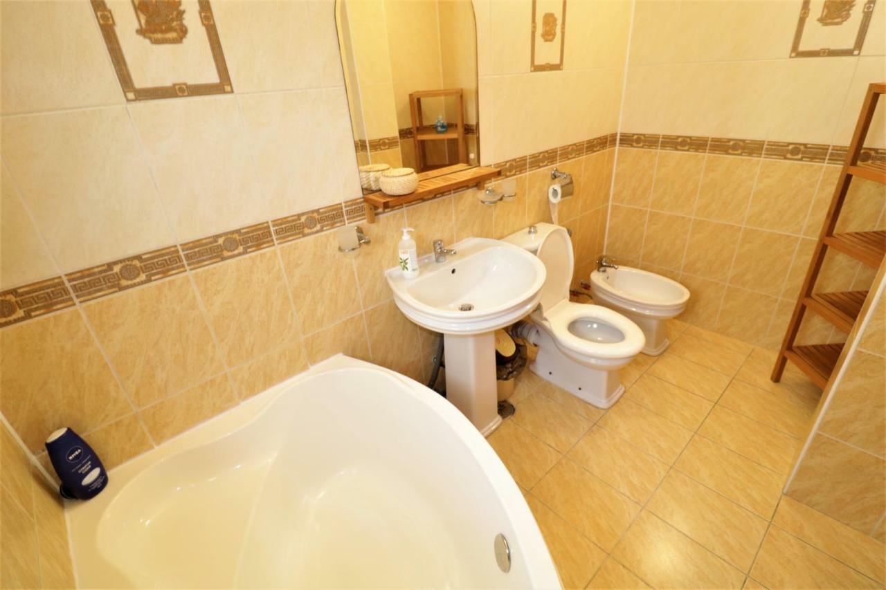 Eva Twin Apartments Bukares Bagian luar foto